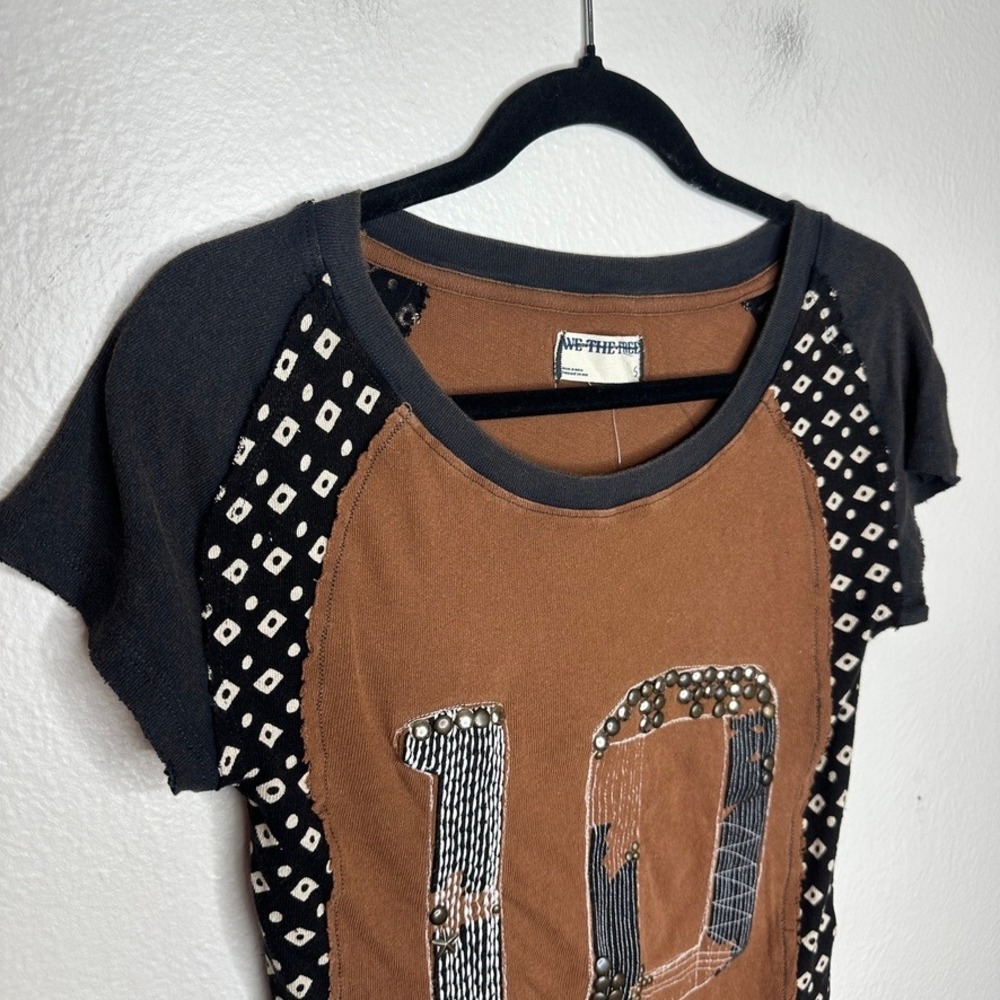 We The Free Sloane Graphic Tee NWOT Free People Brown Studded Top Size Small - Picture 5 of 7